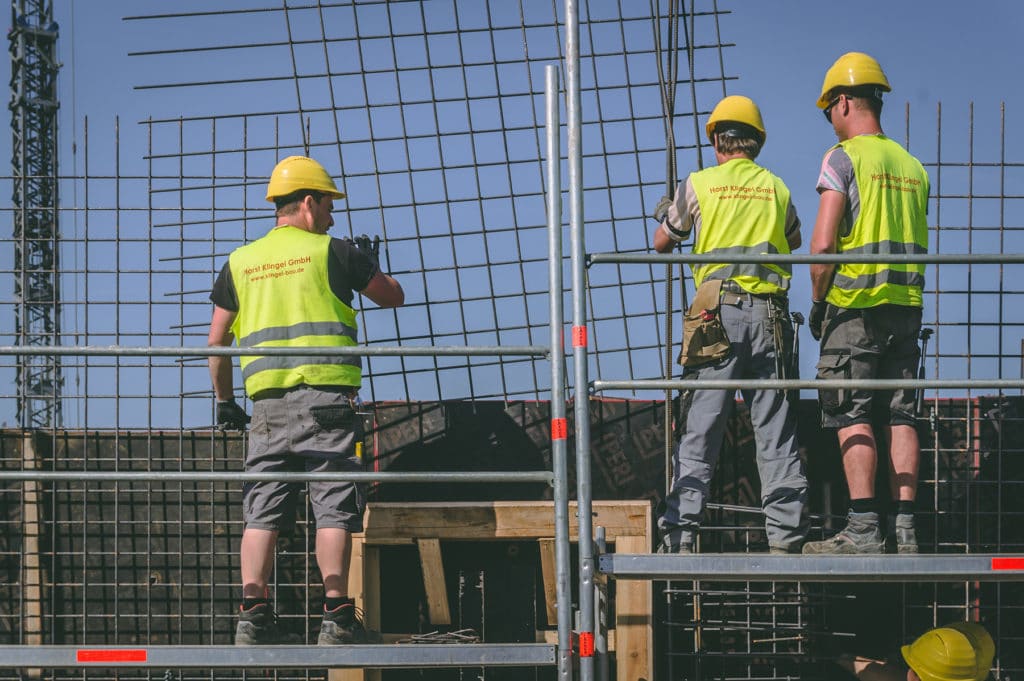 Facharbeiter bei der Arbeit - Horst Klingel GmbH